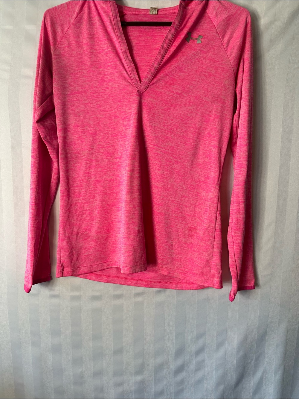 Under Armour Women's Hot Pink Long Sleeve V-Neck Performance Top